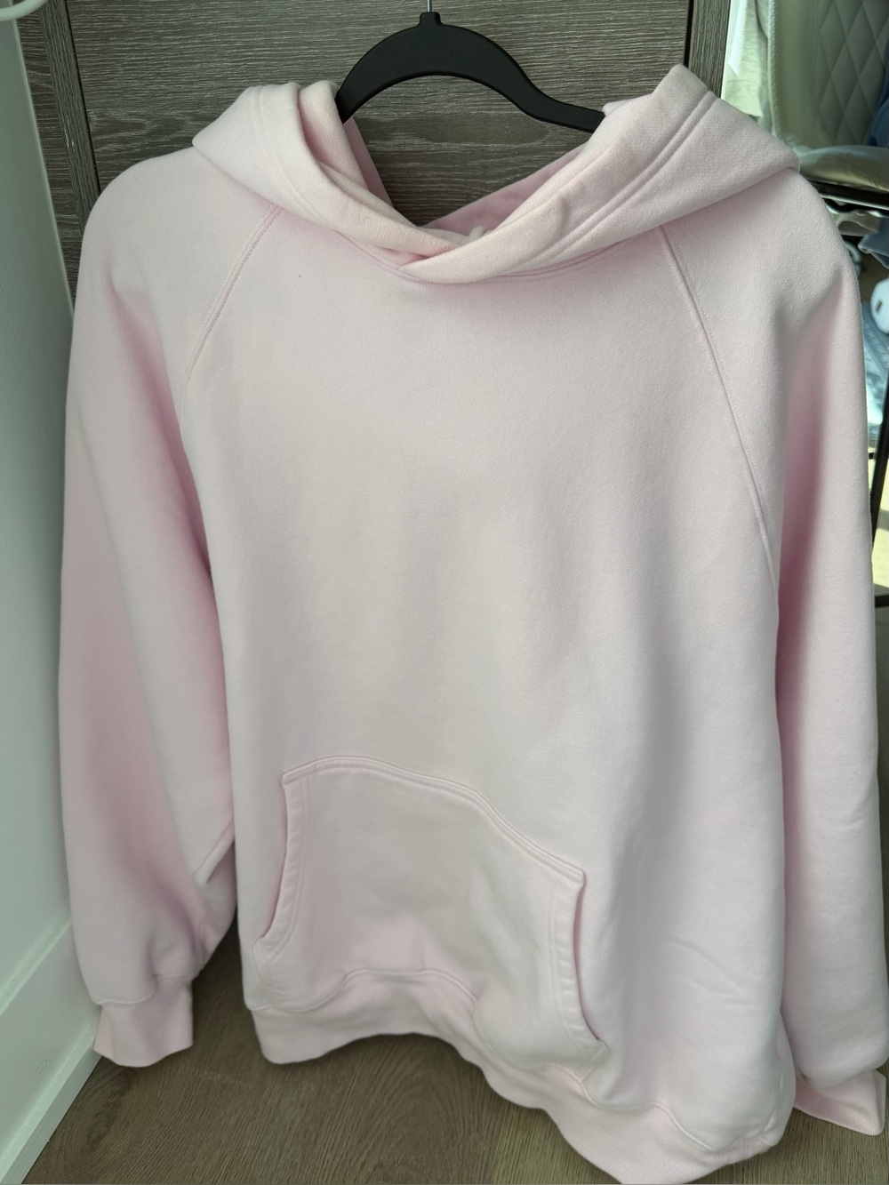 Aritzia - Villa Pink Hoodie